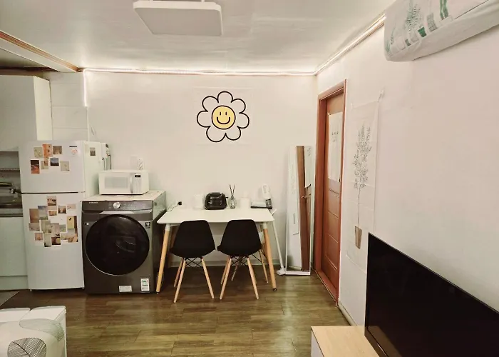 2-Room Accommodation, 3 Minutes From Hoegi Station And Kyung Hee University