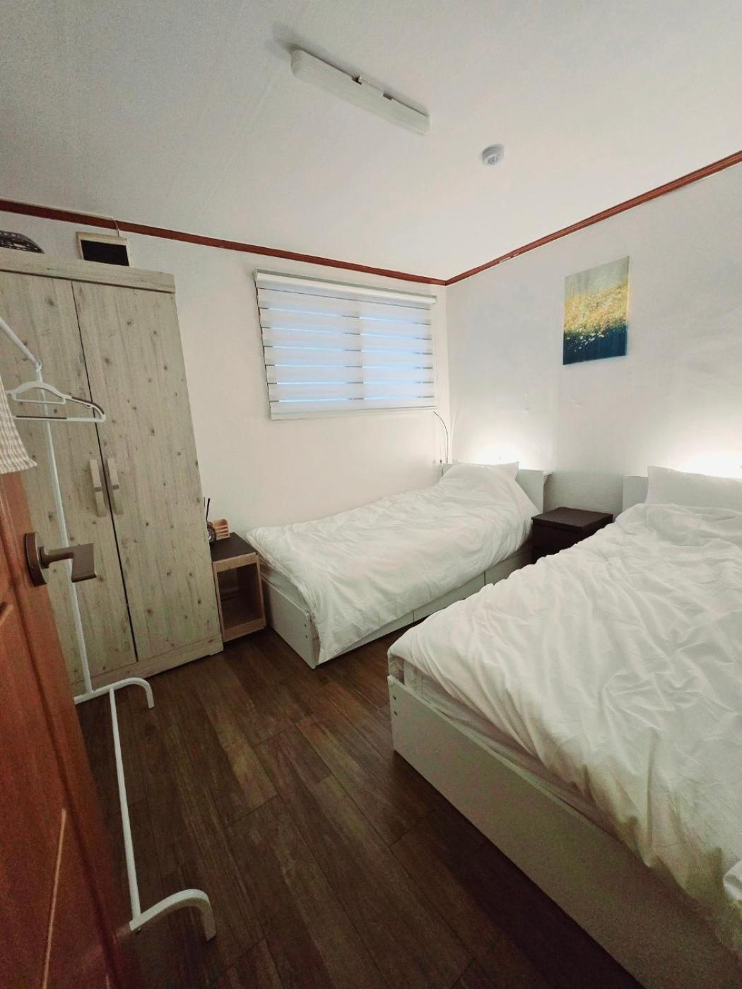 2-room Accommodation, 3 Minutes From Hoegi Station And Kyung Hee * Seoul