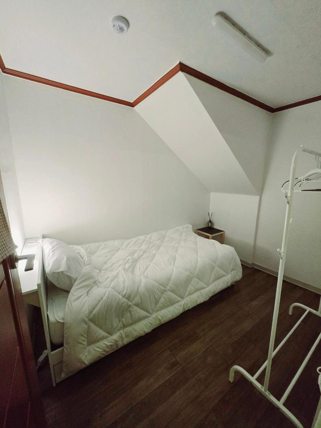 2-room Accommodation, 3 Minutes From Hoegi Station And Kyung Hee Apartment Seoul