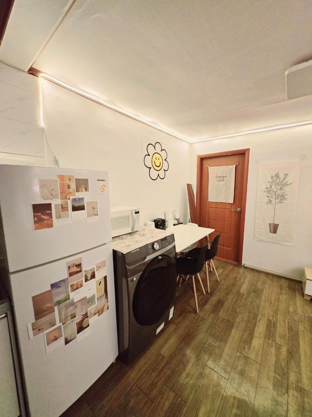 2-room Accommodation, 3 Minutes From Hoegi Station And Kyung Hee *